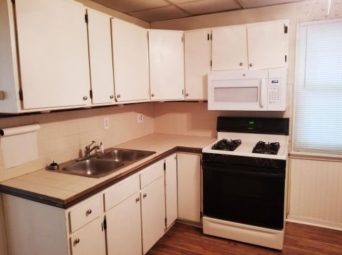 100 Leonard St, Grand Rapids MI 49503-1232 exterior