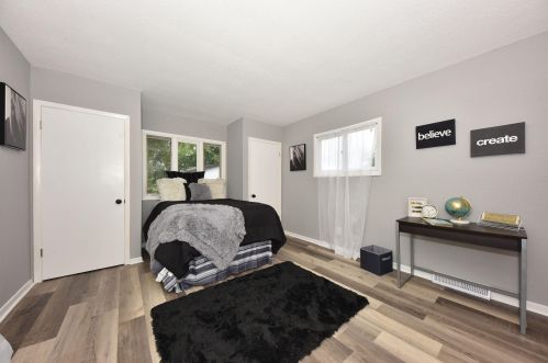 2926 Bobolink Ave, Milwaukee WI  53209-4248 exterior