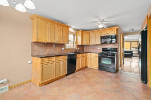 5838 59th St, Chicago IL 60629-3907 exterior