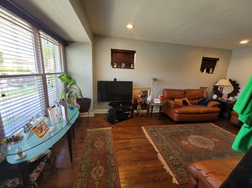 8425 Maryland Ave, Chicago, IL 60619-6213