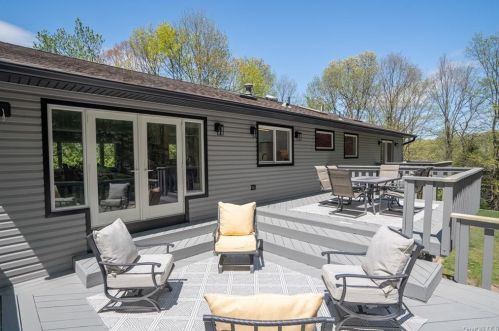 451 Storms Rd, Valley Cottage NY 10989-1215 exterior