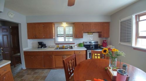 3525 92, Milwaukee WI 53228-1575 exterior