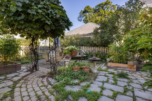 108 Ocean Ave, Portland, ME 04103-5724