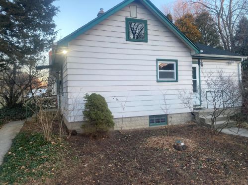 1605 Custer Ave, Milwaukee, WI 53209-5122