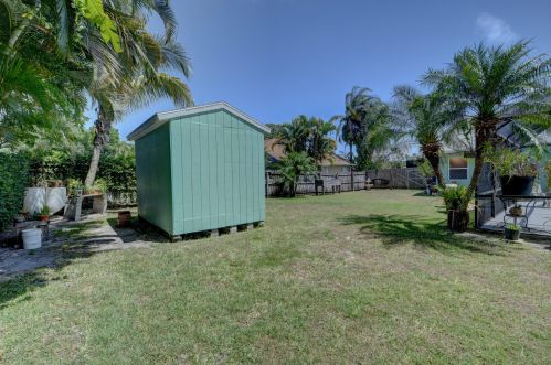 5967 Baylor Ave, Fort Pierce FL 34986-3634 exterior