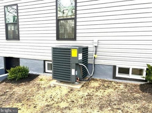 3101 Memorial St, Alexandria VA 22306-1542 exterior