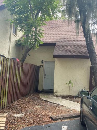 12414 Touchton Dr, Tampa FL  33617-1544 exterior