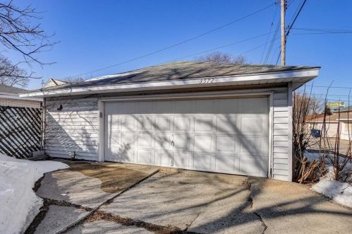 3572 77 St, Milwaukee WI 53220-1144 exterior