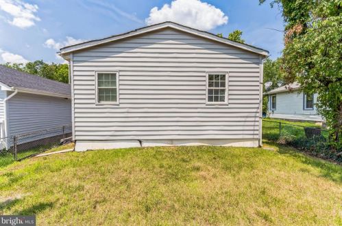 4243 Dix St, Washington DC 20019-2875 exterior