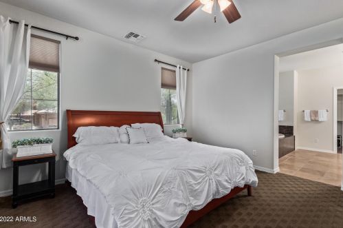 28705 21st Ave, Phoenix AZ 85027-3419 exterior