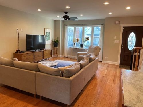 2644 Homer St, Chicago IL 60647-4215 exterior