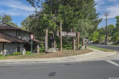 5473 Roundtree Pl, Concord CA 94521-7988 exterior