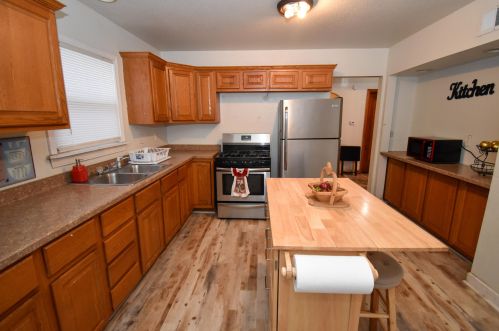 3308 46, Milwaukee WI 53219-4824 exterior