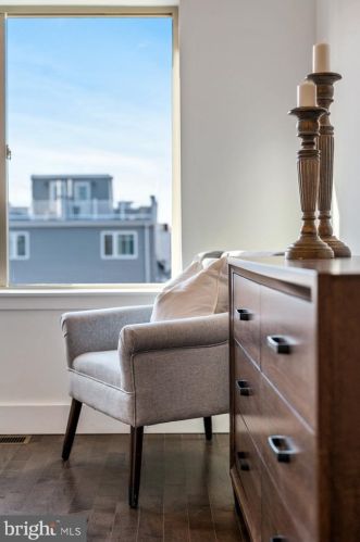 1352 19 St, Philadelphia PA 19146-4665 exterior