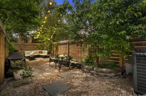 1217 Reddour St, Pittsburgh PA 15212-4613 exterior