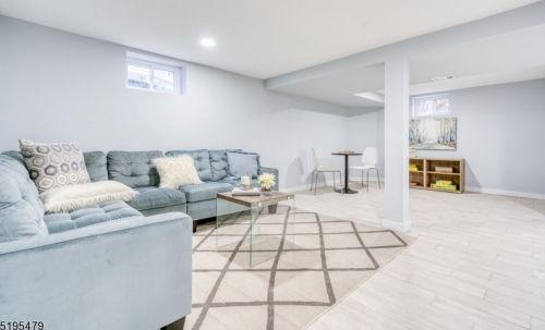 65 Semel Ave, Iselin NJ 08830-1134 exterior