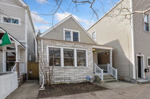 3056 Hoyne Ave, Chicago IL 60643-1121 exterior