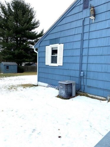 6 Herrick Rd, Peabody MA 01960-4531 exterior