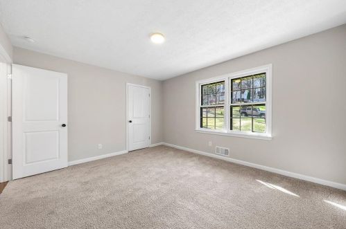 3740 High Pt Ln, Atlanta GA 30331-7906 exterior