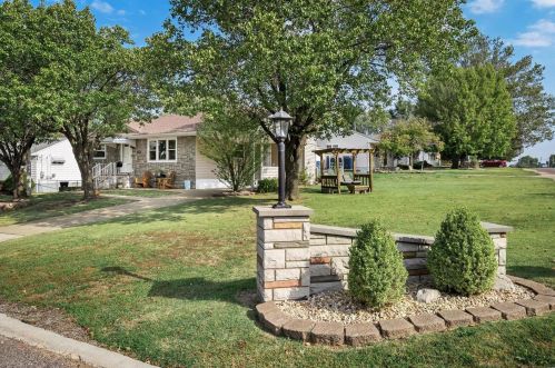 4301 Fatima Dr, Saint Louis MO 63123-6707 exterior