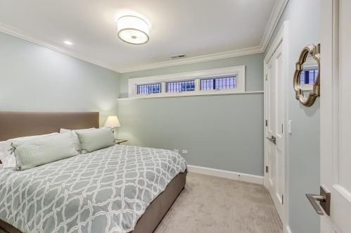 3619 Hermitage Ave, Chicago IL 60613-3506 exterior