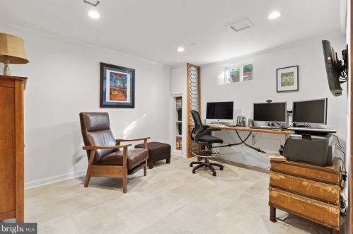 116 Moncure Dr, Alexandria VA 22314-4965 exterior