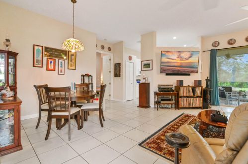 540 New Castle Cv, Fort Pierce FL 34986-3406 exterior