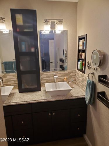 9950 Outlaw Trl, Tucson AZ  85742-8852 exterior