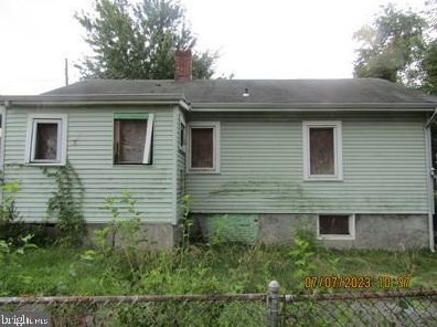 4402 Clay St, Washington, DC 20019-4658