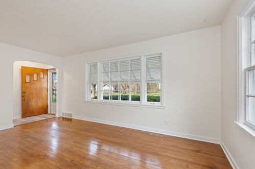 145 Ridge Ave, Bull Valley, IL 60014-3416