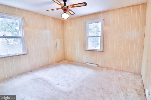 1201 Clagett Dr, Rockville MD 20851-2116 exterior