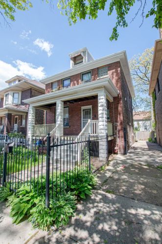 2620 74th Pl, Chicago, IL 60649-3831