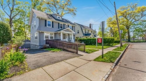 82 Cobane Ter, Town Center, NJ 07052-3916