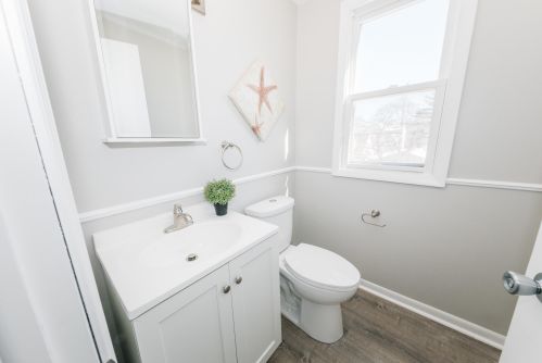 5742 40, Milwaukee WI 53221-3910 exterior