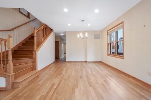 2712 Bryn Mawr Ave, Chicago IL 60659-4414 exterior