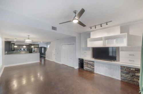 406 Oregon Ave, Tampa FL 33607-2803 exterior