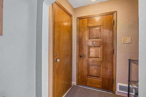 5403 Fredanna St, Pittsburgh, PA 15207-2305