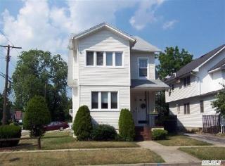 41 Beverly Pkwy, Valley Stream NY  11580-4204 exterior