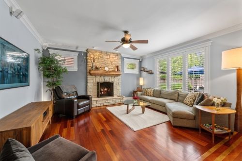 853 Linden Ave, Elmhurst IL 60126-5312 exterior