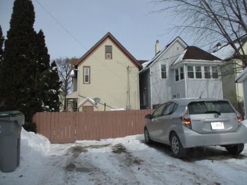 305 Clarence St, Milwaukee WI 53207-1503 exterior