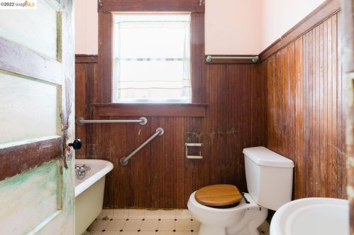 2318 Webster St, Berkeley CA 94705-2550 exterior