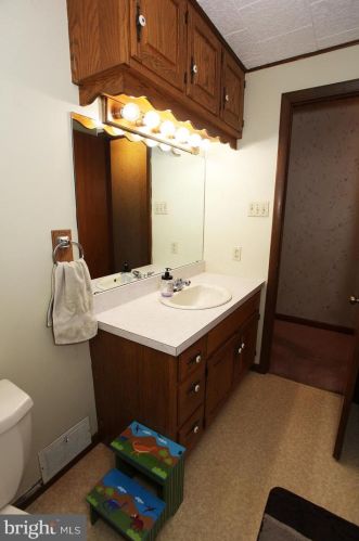 11208 Raystown Rd, Huntingdon PA 16652-7434 exterior