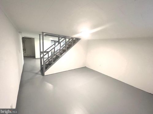 1871 Arena Dr, Trenton NJ 08610-2605 exterior