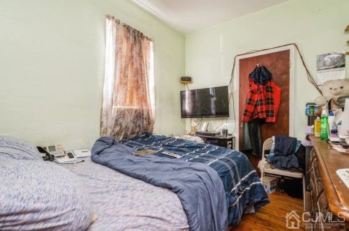 1696 Winfield St, Rahway NJ 07065-3539 exterior