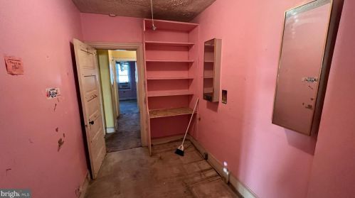 225 Cromwell Ter, Washington DC 20002-1029 exterior