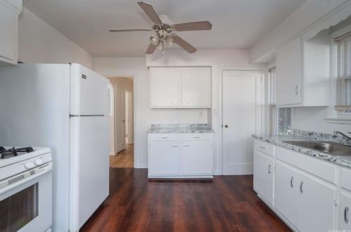 68 Euclid St, Valley Stream NY  11580-4111 exterior