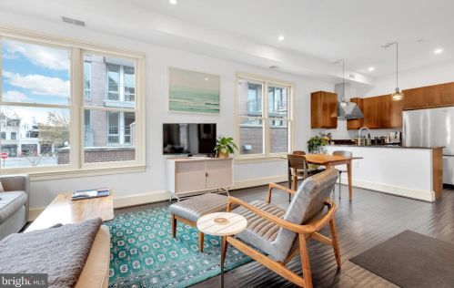 1402 Swann St, Washington, DC 20009-3904