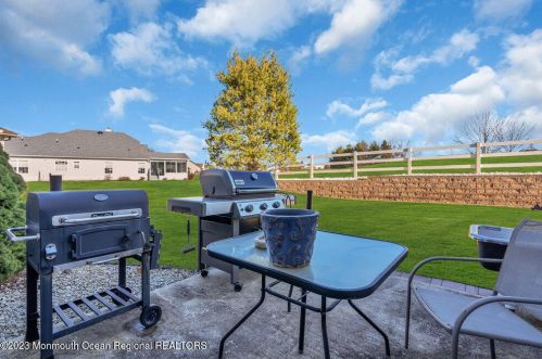 5 Barcelona Ct, Lakehurst NJ  08759-6060 exterior