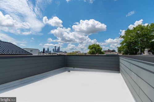 936 Leithgow St, Philadelphia PA 19123-1440 exterior