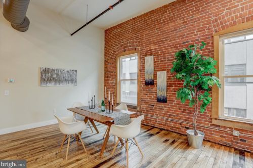 220 Prince St, Lancaster PA 17603-5878 exterior